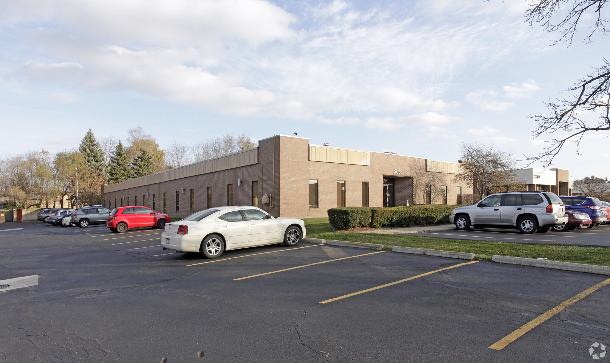 28200 Orchard Lake Rd, Farmington Hills, MI for lease Building Photo- Image 1 of 6
