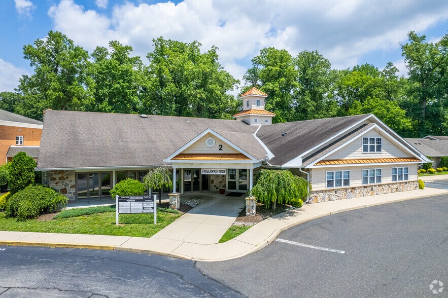 190 N Evergreen Ave, Woodbury, NJ à louer - Photo du bâtiment - Image 3 de 19