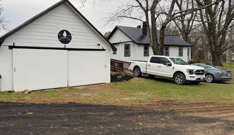 16940 Hillsboro Rd, Purcellville, VA à vendre - Photo du bâtiment - Image 2 de 7