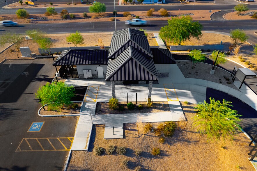 1525 Apache Trail, Apache Junction, AZ à louer - Photo du bâtiment - Image 2 de 14