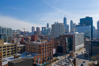 350 W Ontario St, Chicago, IL - aerial  map view