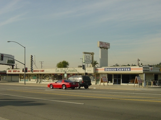 2301-2371 W Whittier Blvd, La Habra, CA for lease - Building Photo - Image 2 of 6