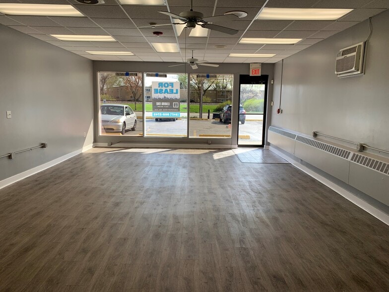 710-718 Northwest Hwy, Mount Prospect, IL for lease - Interior Photo - Image 1 of 34