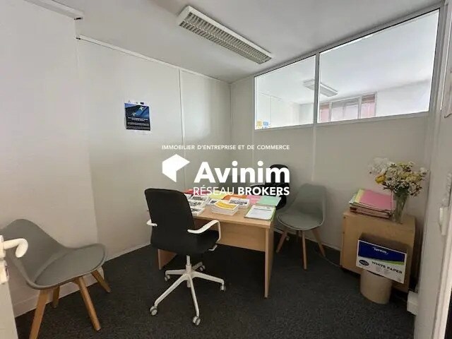 Bureau dans Paris à louer - Photo du bâtiment - Image 2 de 10