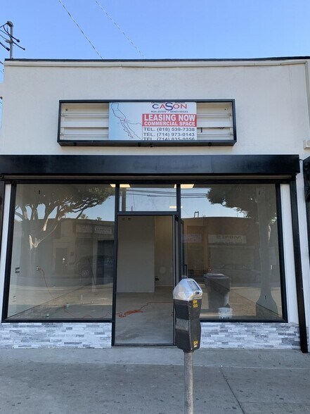2043-2045 Cesar Chavez Blvd, Los Angeles, CA à louer - Photo du bâtiment - Image 3 de 6
