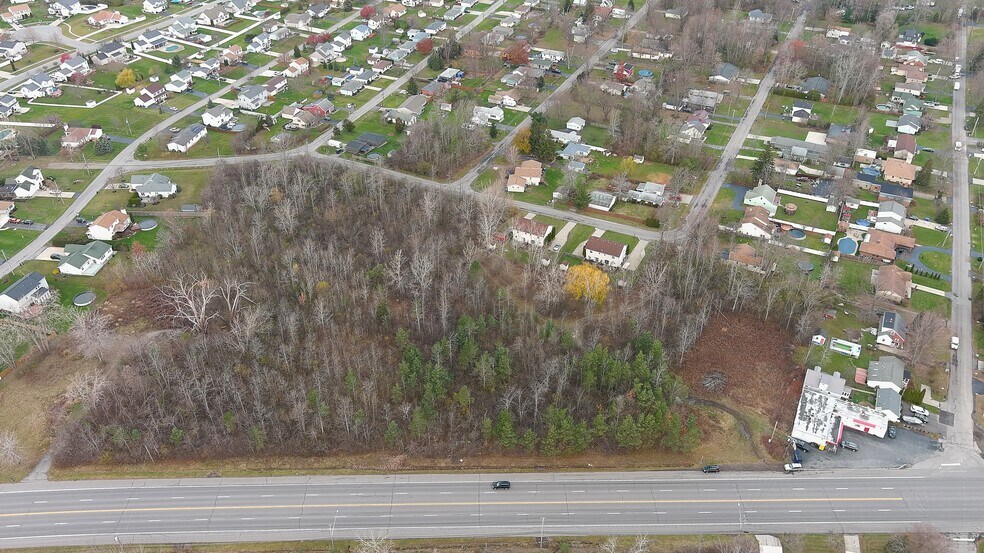 5944 Lake Shore Rd, Lake View, NY à vendre - Photo du bâtiment - Image 2 de 4