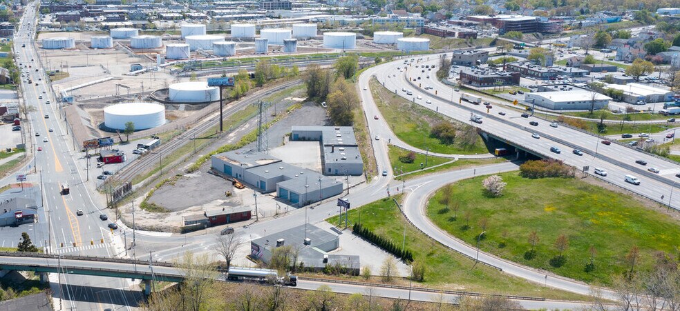 487 Allens, Providence, RI à vendre - Photo du bâtiment - Image 3 de 30