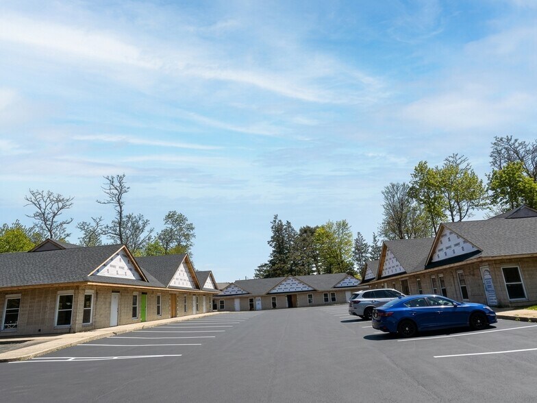 359 Route 111, Smithtown, NY à vendre - Photo du bâtiment - Image 2 de 21