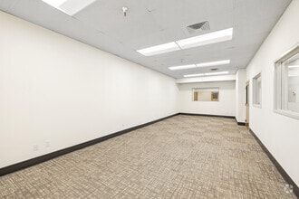 9410 Parker Ave, Jacksonville, FL for sale Interior Photo- Image 2 of 14