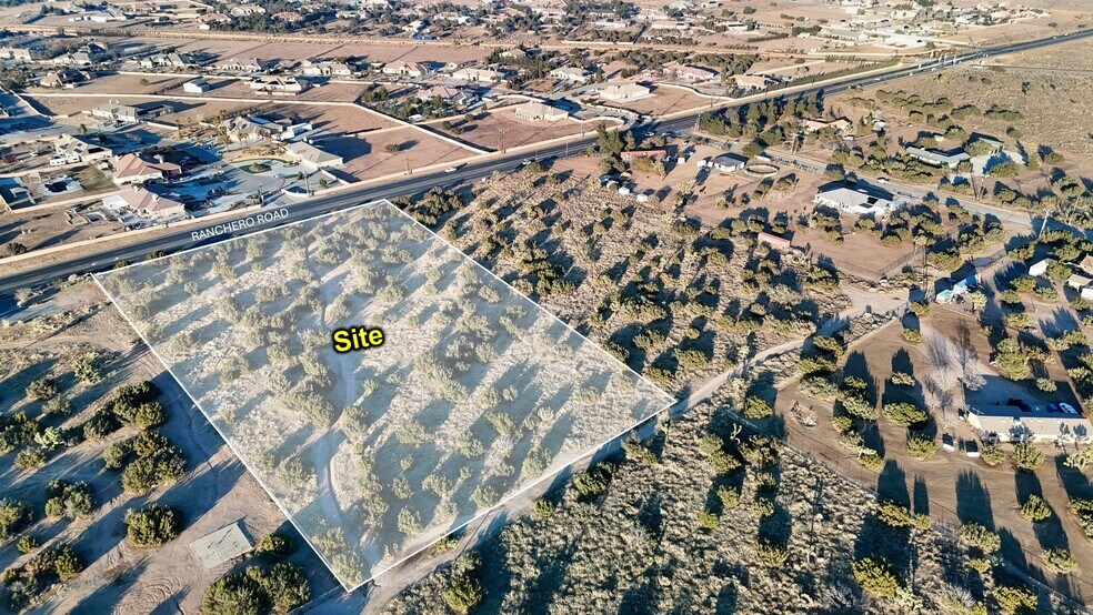 11727 Ranchero Rd, Hesperia, CA à vendre - Photo du bâtiment - Image 2 de 7