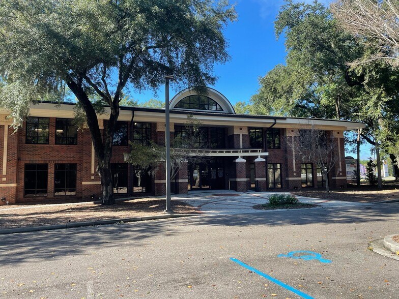 1951 Clements Ferry Rd, Charleston, SC à louer - Photo du bâtiment - Image 1 de 10
