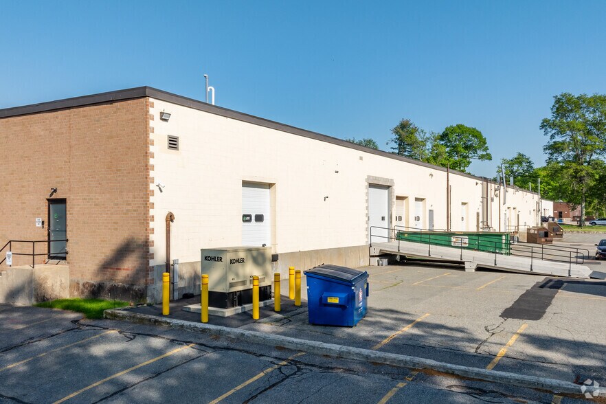 100-106 South St, Hopkinton, MA à louer - Photo du bâtiment - Image 3 de 4