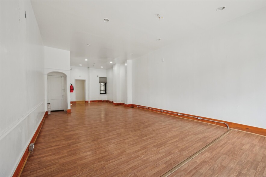 2838 N 22nd St, Philadelphia, PA for lease - Building Photo - Image 3 of 11