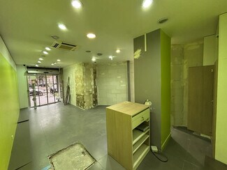 Plus de détails pour 2 Rue Du Débarcadère, Paris - Commerce de détail à louer