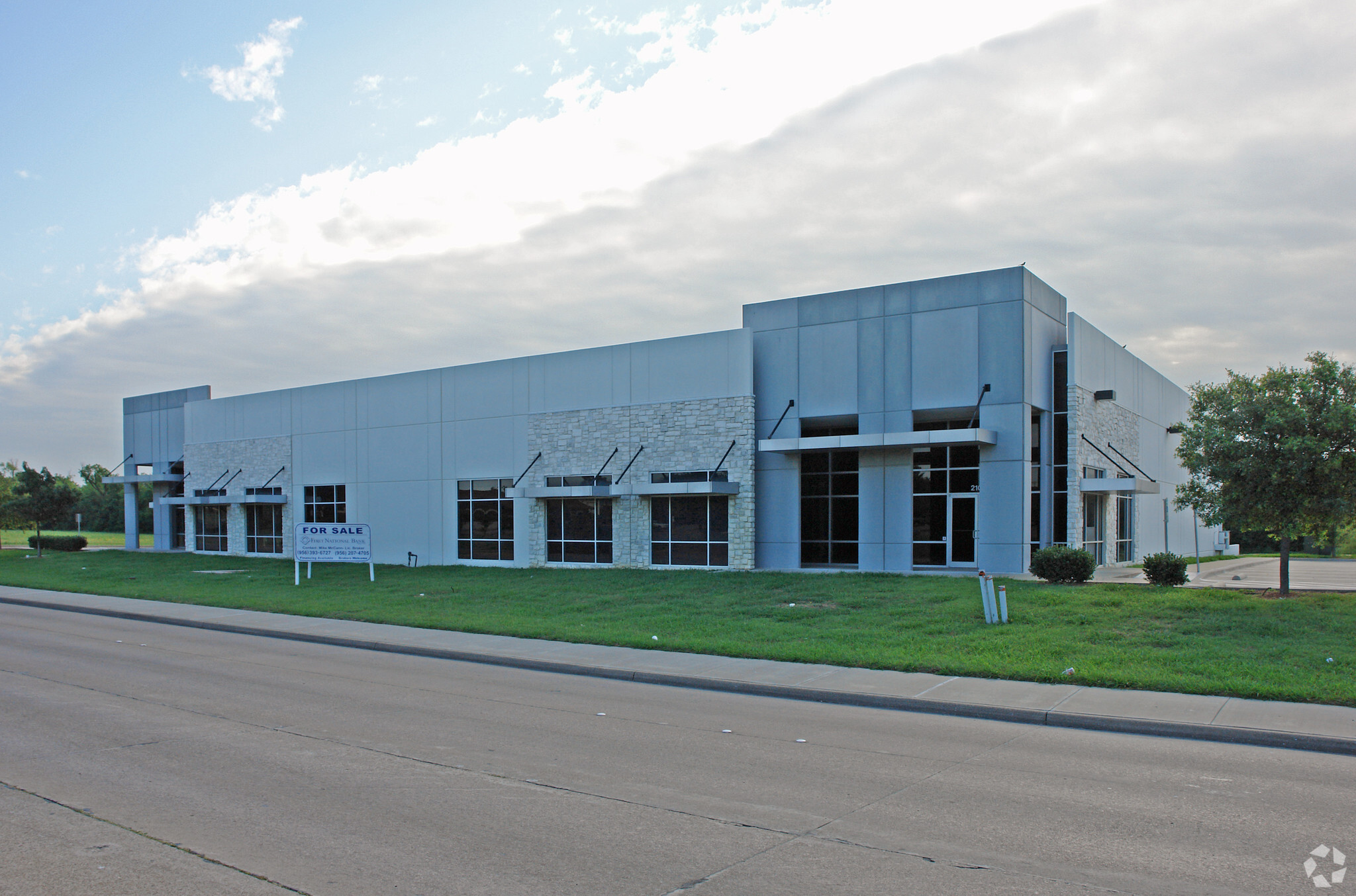 2100 N Hampton Rd, DeSoto, TX for sale Building Photo- Image 1 of 1