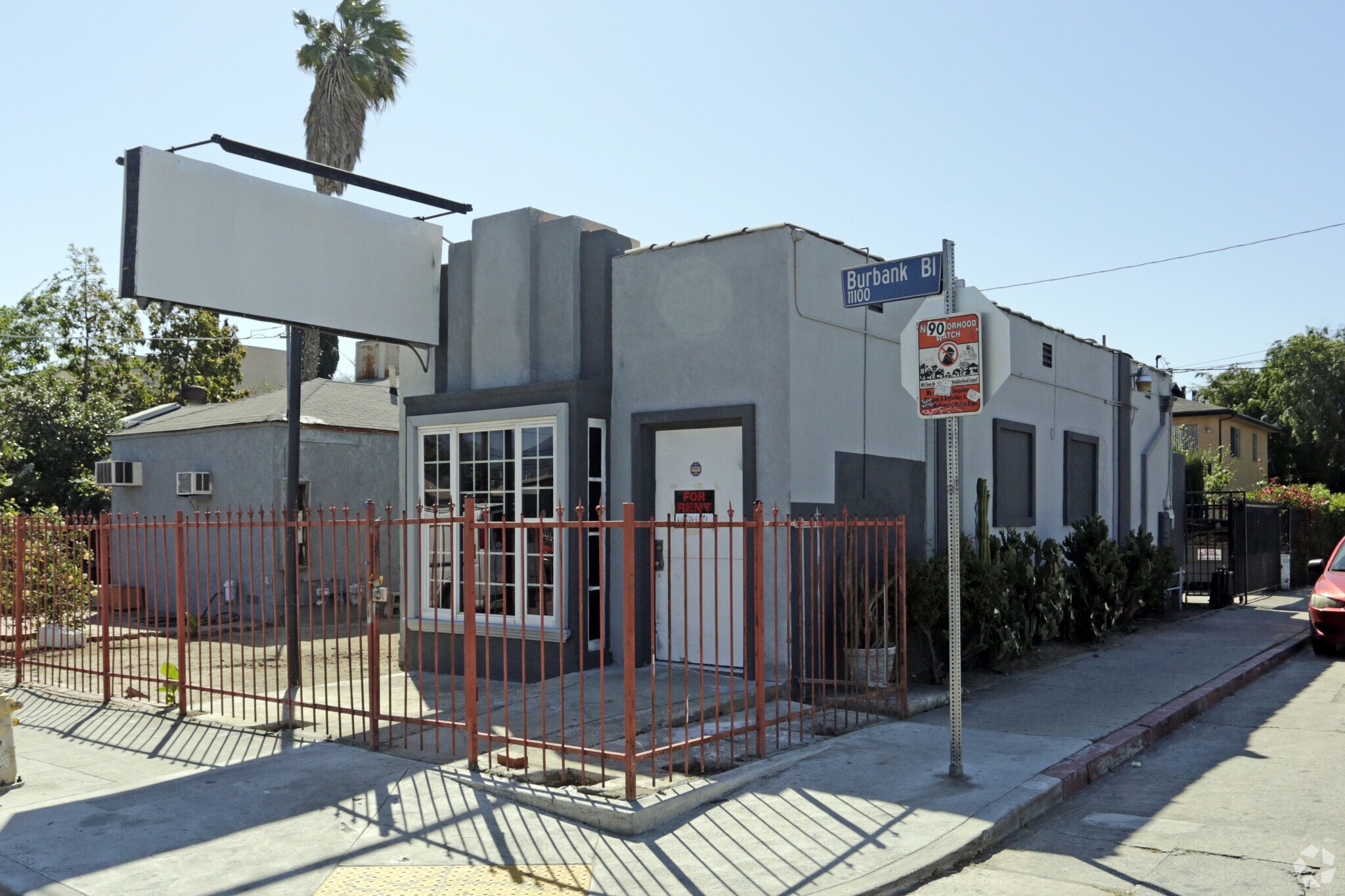 11178 Burbank Blvd, North Hollywood, CA à vendre Photo principale- Image 1 de 1