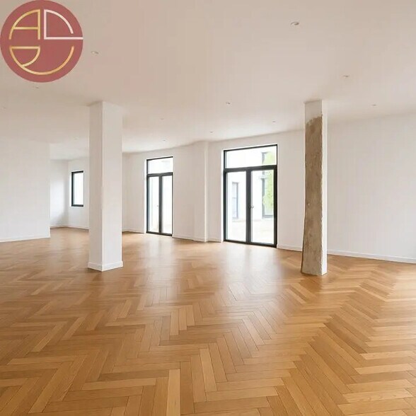 Office in Toulouse for sale - Interior Photo - Image 1 of 4