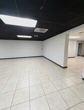 2517-2519 Strawberry Rd, Pasadena, TX à louer Photo intérieure- Image 1 de 1