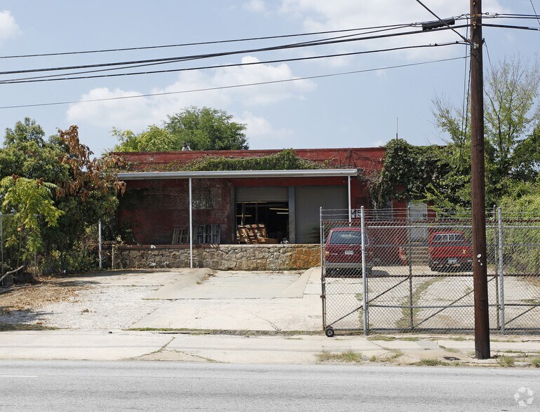 Whitehall Assemblage portfolio of 4 properties for sale on LoopNet.ca - Primary Photo - Image 1 of 6