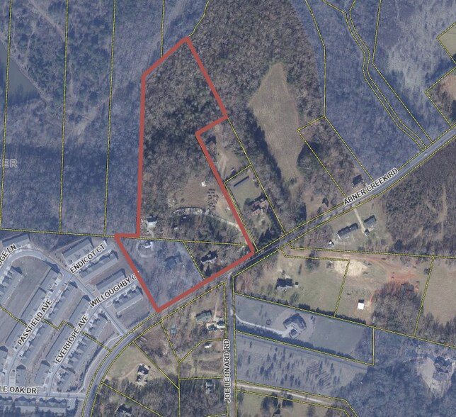 697 Abner Creek Rd, Greer, SC à vendre - Photo du bâtiment - Image 2 de 4