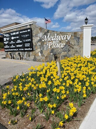 Plus de détails pour 98-116 Main St, Medway, MA - Commerce de détail à louer