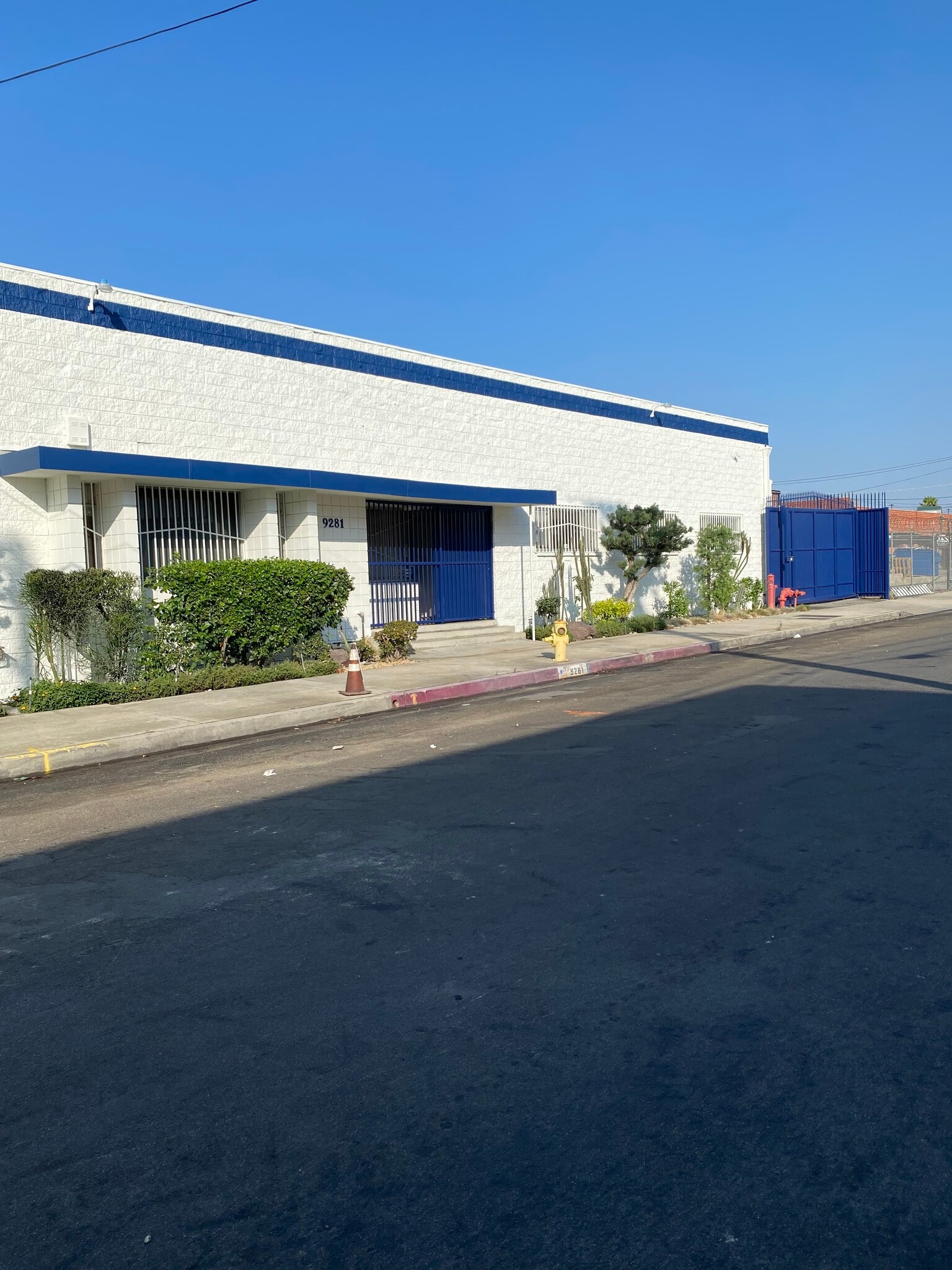 9281 Borden Ave, Sun Valley, CA for lease Building Photo- Image 1 of 16