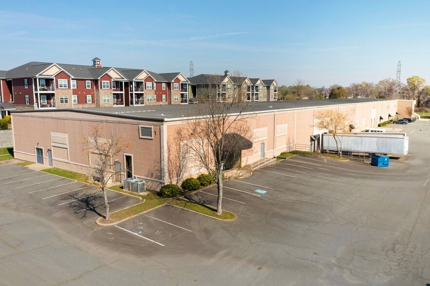 8160 Regent Pky, Fort Mill, SC for lease - Building Photo - Image 3 of 56