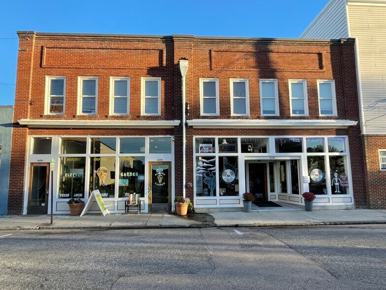 610 E Fearing St, Elizabeth City, NC à louer - Photo du bâtiment - Image 3 de 29