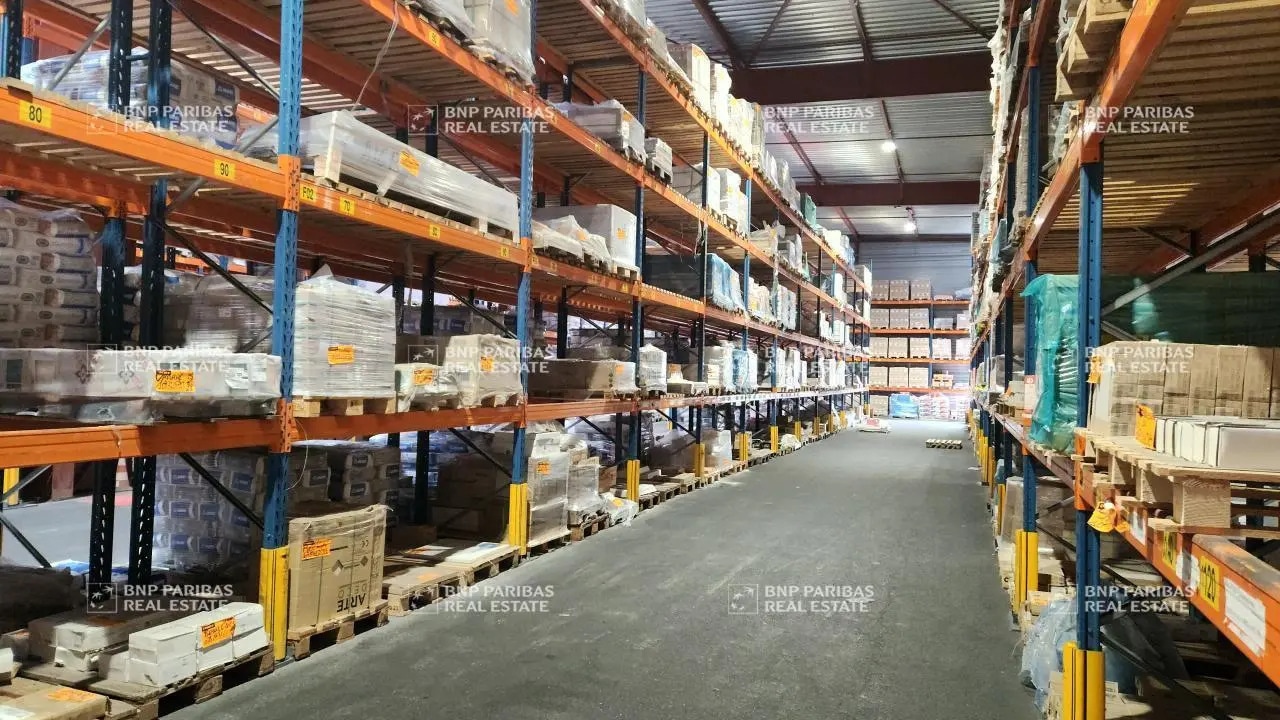 Flex in Alfortville for lease Interior Photo- Image 1 of 8