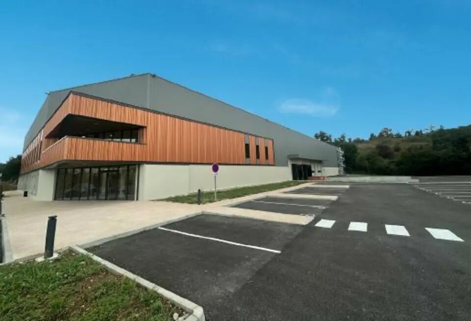Bureau dans Saint-Laurent-de-Mure à louer Photo du bâtiment- Image 1 de 12
