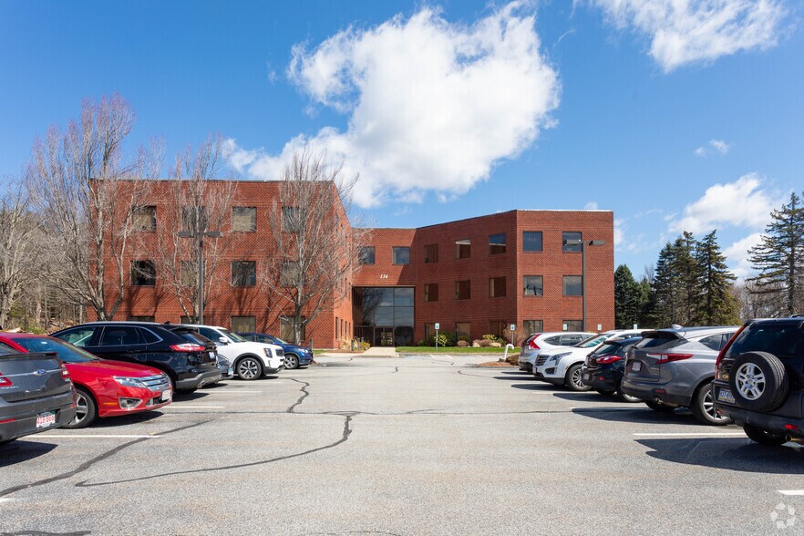134 Flanders Rd, Westborough, MA à louer - Photo du bâtiment - Image 2 de 6