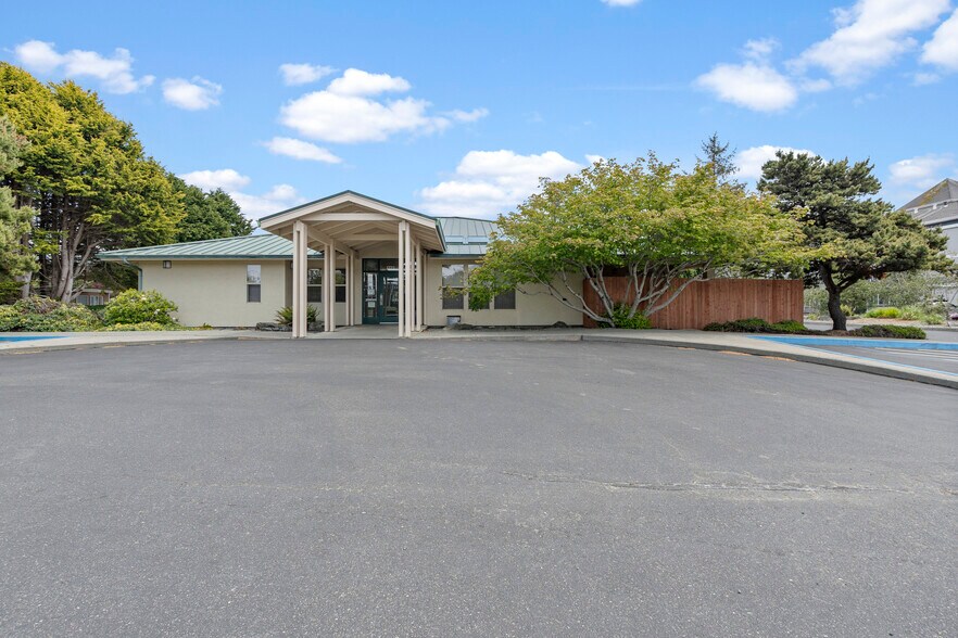 1771 Northcrest Dr, Crescent City, CA à vendre - Photo principale - Image 1 de 13