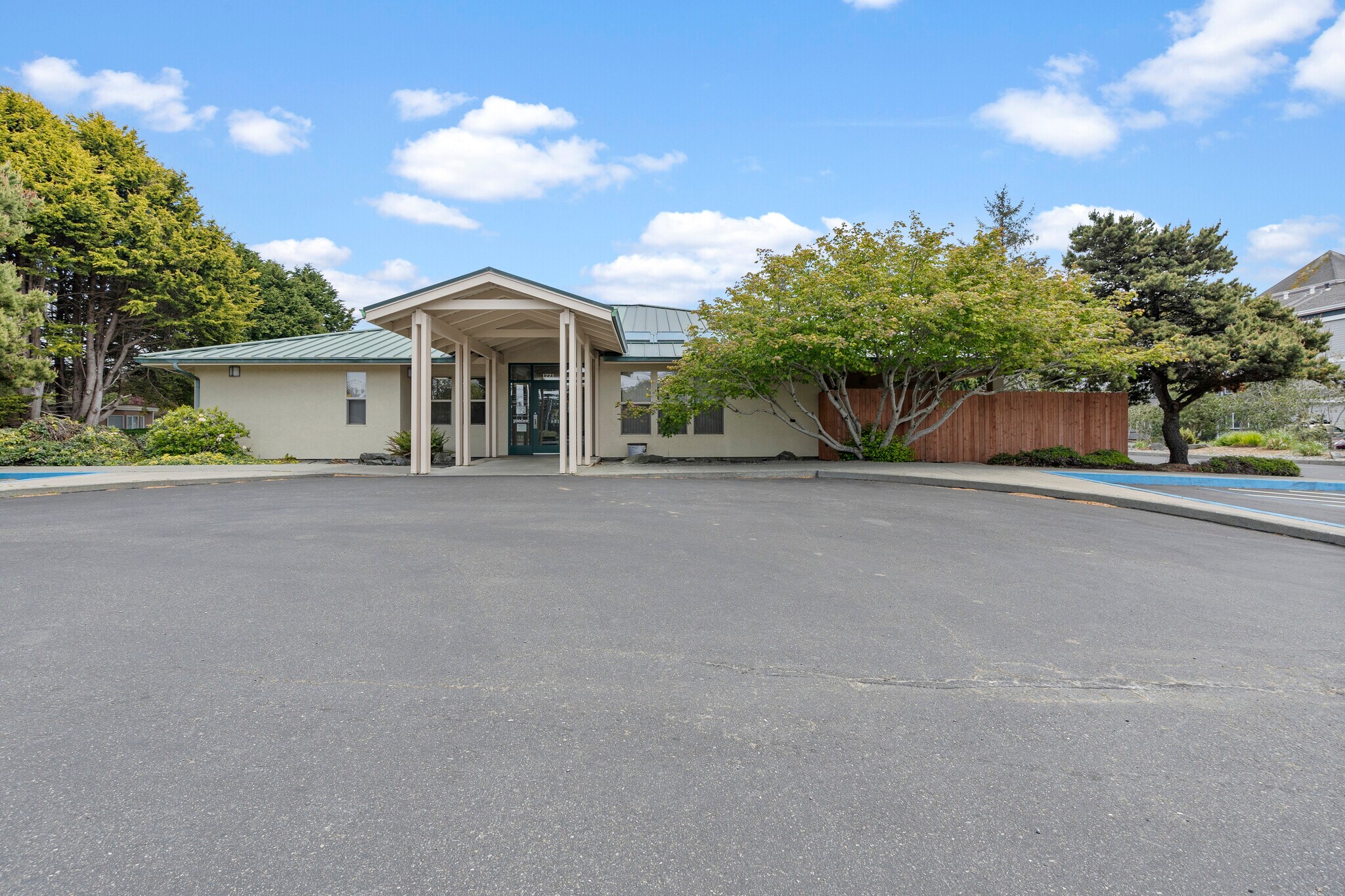 1771 Northcrest Dr, Crescent City, CA à vendre Photo principale- Image 1 de 14