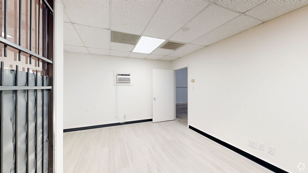 8700 Long Point Rd, Houston, TX for lease - Matterport 3D Scan - Image 3 of 25