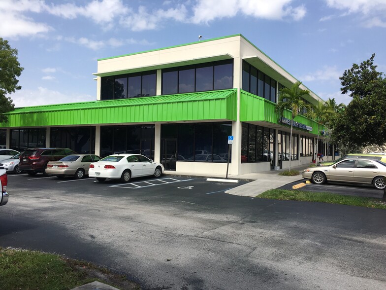 750 E Sample Rd, Pompano Beach, FL for lease - Building Photo - Image 1 of 8