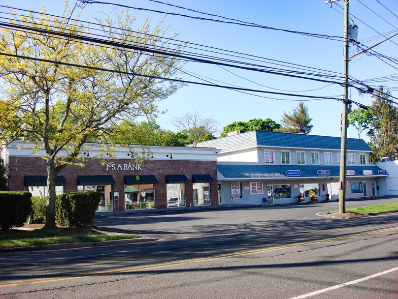 399-407 E Putnam Ave, Cos Cob, CT for lease - Building Photo - Image 2 of 3