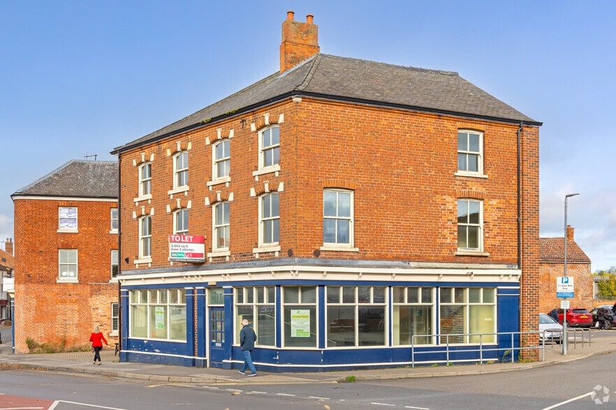 87 Carolgate, Retford for lease - Building Photo - Image 2 of 2