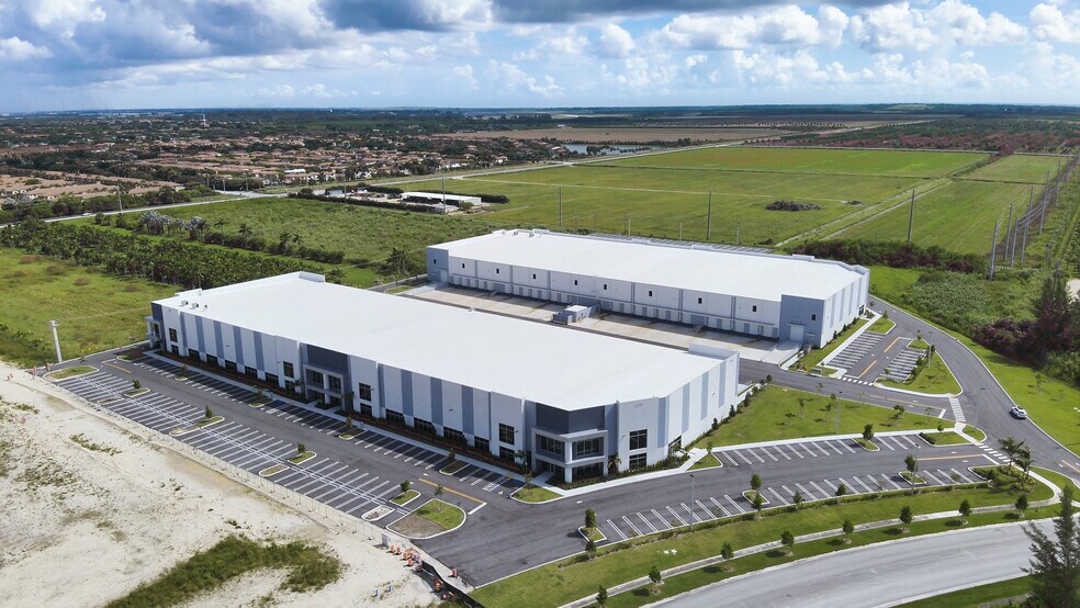 3175 Park of Commerce Blvd, Homestead, FL à louer - Photo du bâtiment - Image 2 de 5
