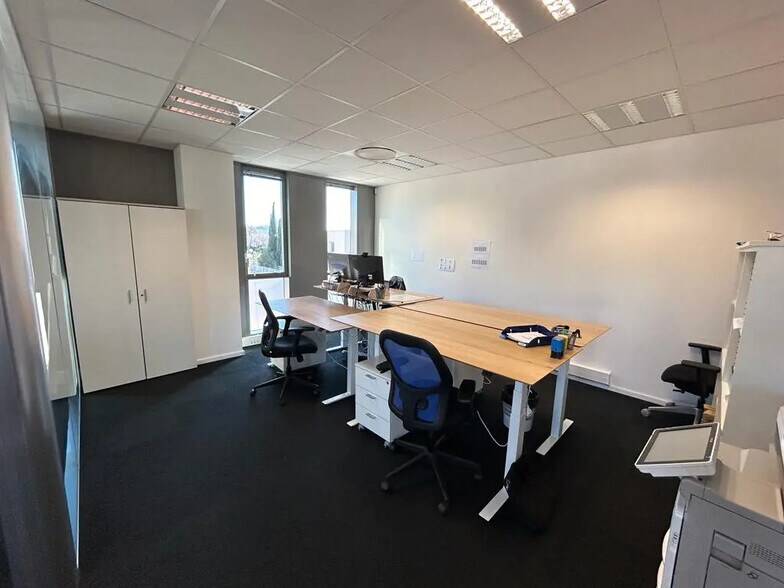 Rue Pascal Xavier Coste, Marseille for lease - Interior Photo - Image 3 of 9