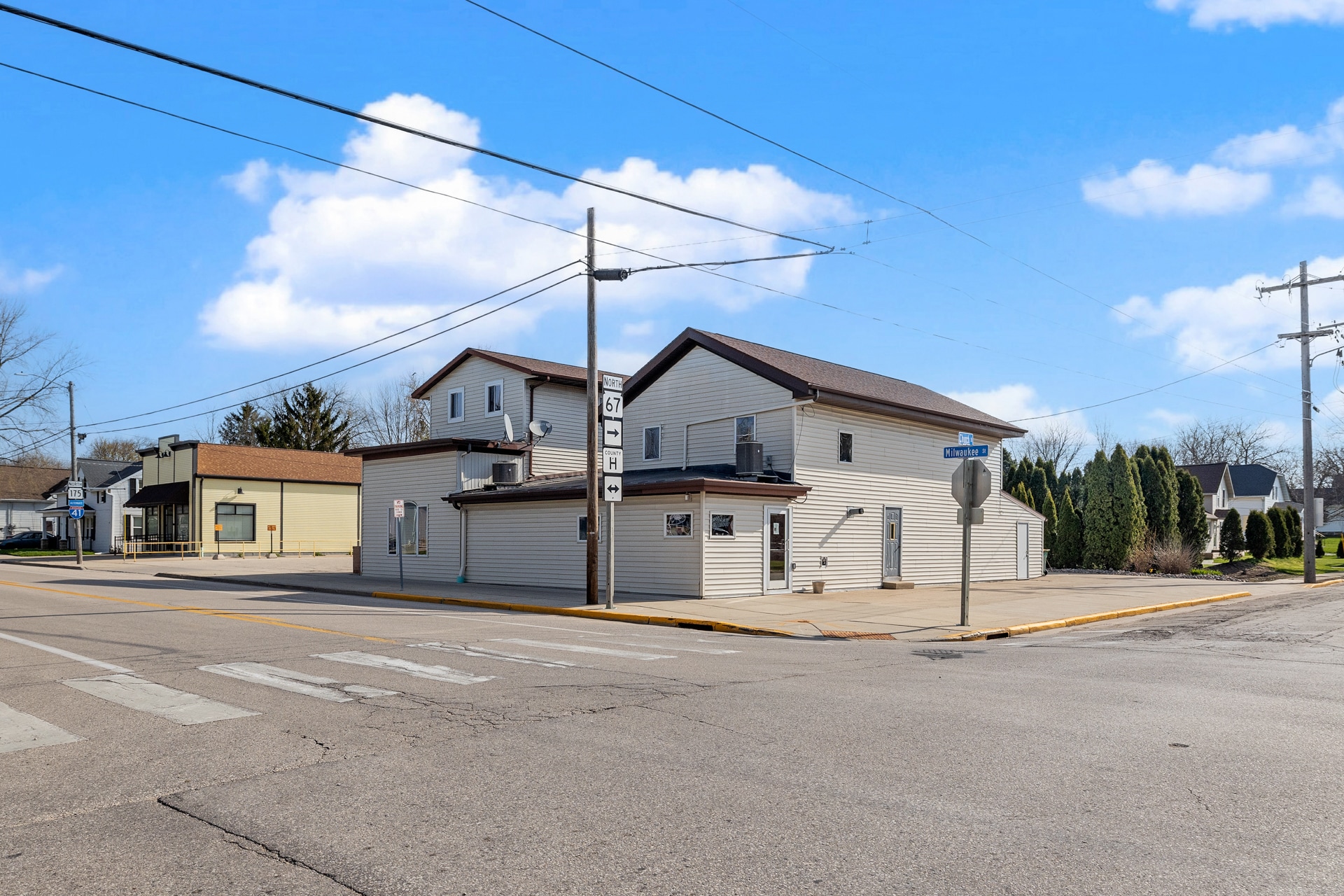 504 Milwaukee St, Lomira, WI for sale Primary Photo- Image 1 of 51