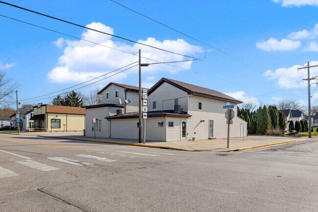 More details for 504 Milwaukee St, Lomira, WI - Retail for Sale