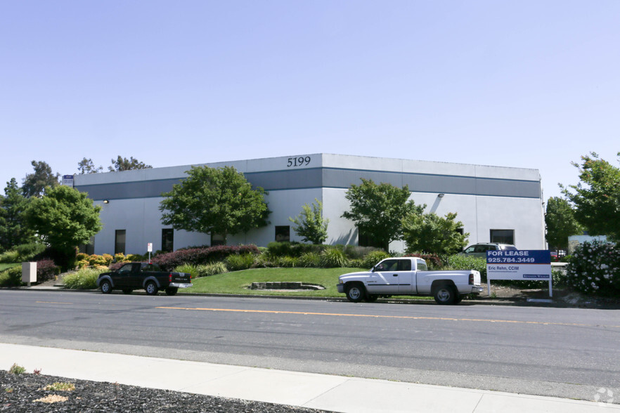 5199 Fulton Dr, Fairfield, CA for lease - Primary Photo - Image 1 of 8