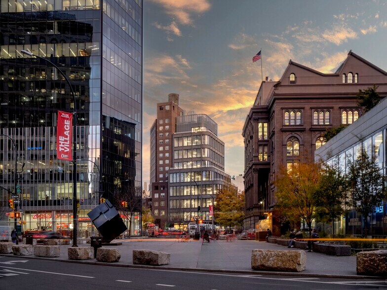 1 Saint Marks Pl, New York, NY for lease - Building Photo - Image 2 of 5