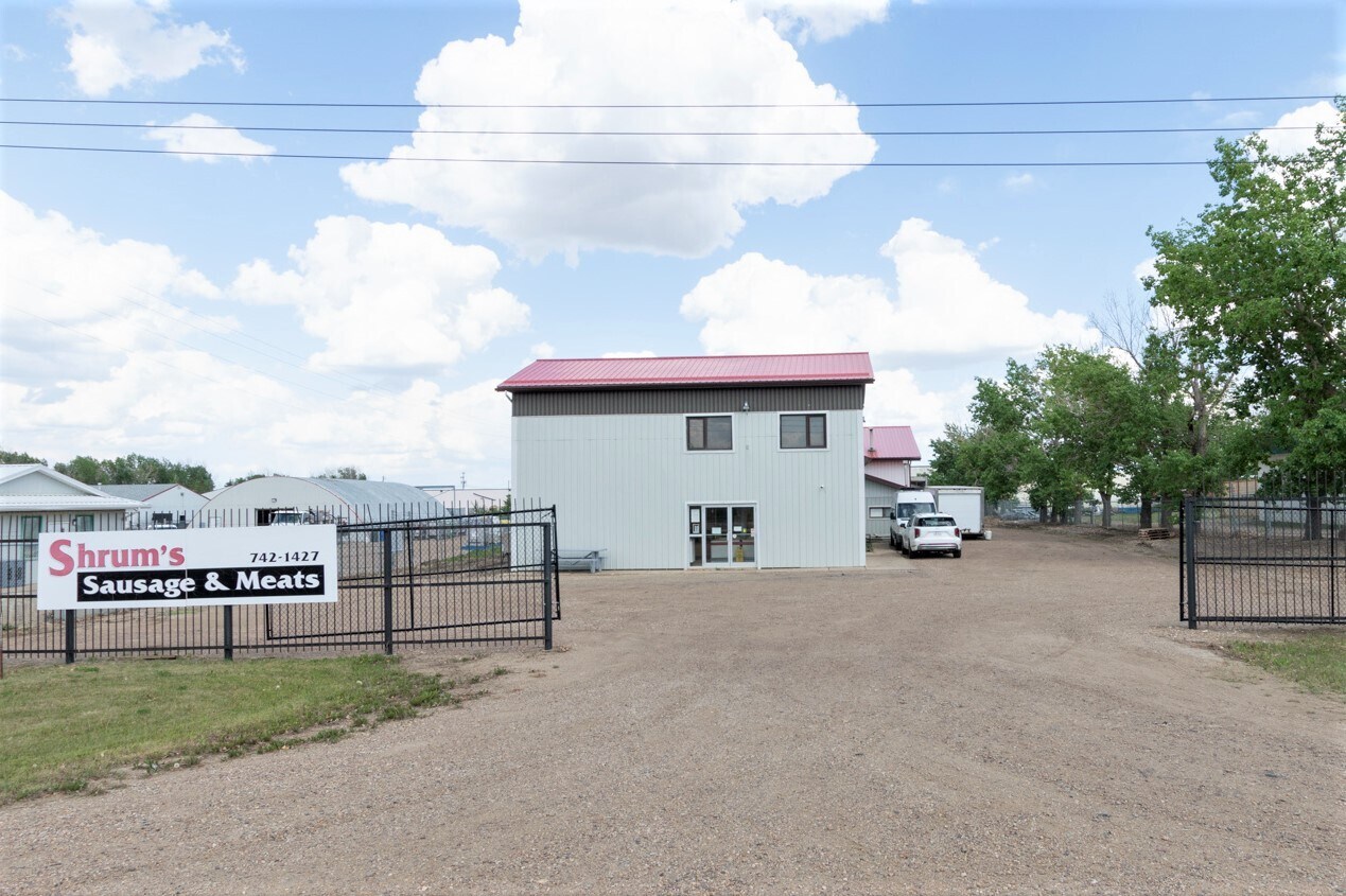 4703 42 St, Stettler, AB for sale Building Photo- Image 1 of 1
