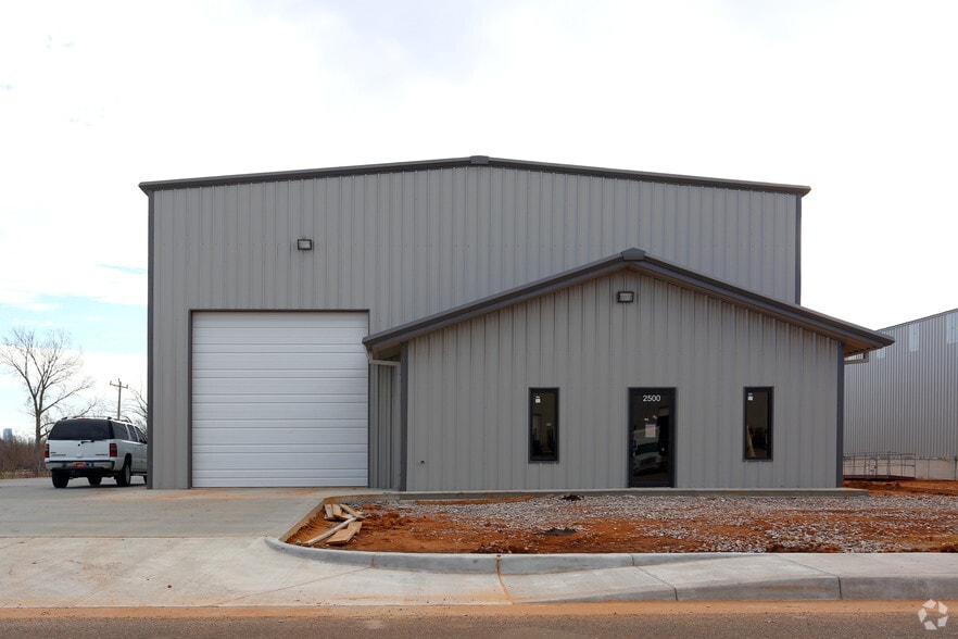 2500 S Vermont Ave, Oklahoma City, OK for lease - Building Photo - Image 3 of 19