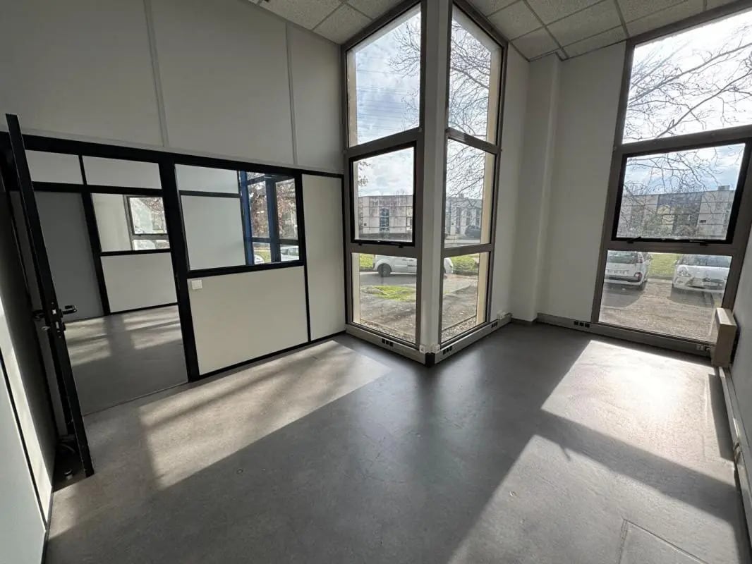 Flex in Labège for lease Interior Photo- Image 1 of 5