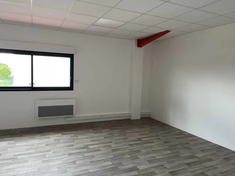 Bureau dans Creil à louer - Photo intérieure - Image 2 de 7