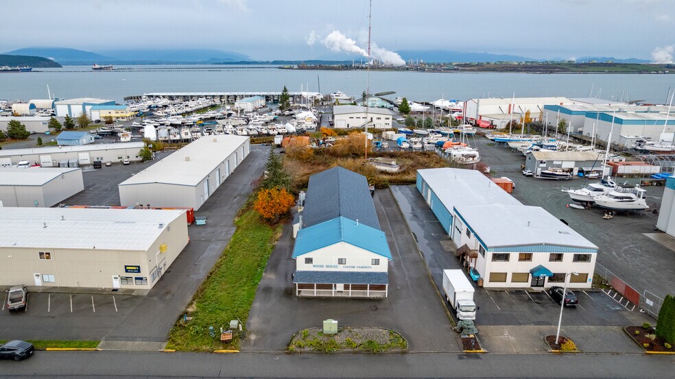 3111 T Ave, Anacortes, WA à vendre - Photo du bâtiment - Image 2 de 29