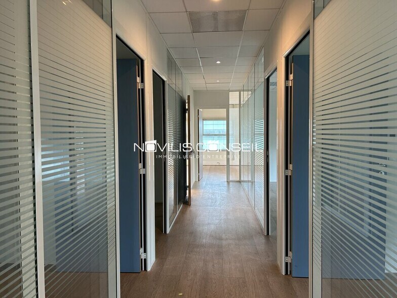 Office in Toulouse for lease - Interior Photo - Image 2 of 6