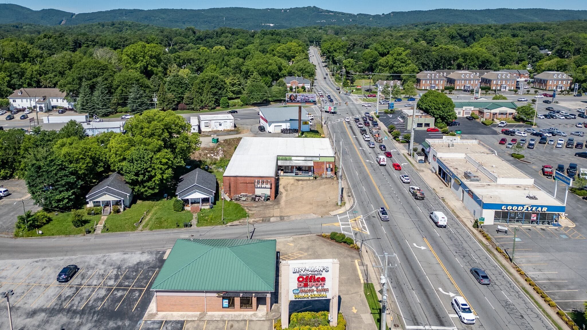 303 W Walnut Ave, Dalton, GA à louer Aérien- Image 1 de 17